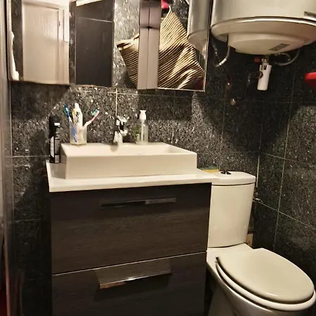 Apartment 2 Pieces, Proche De Notre-dame De *